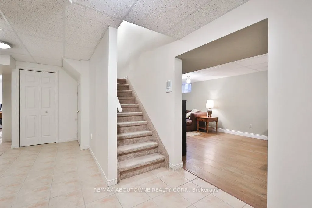 542 Hambling Court