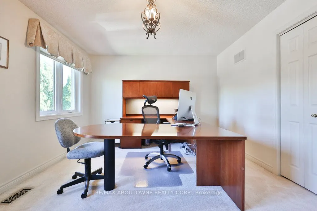542 Hambling Court