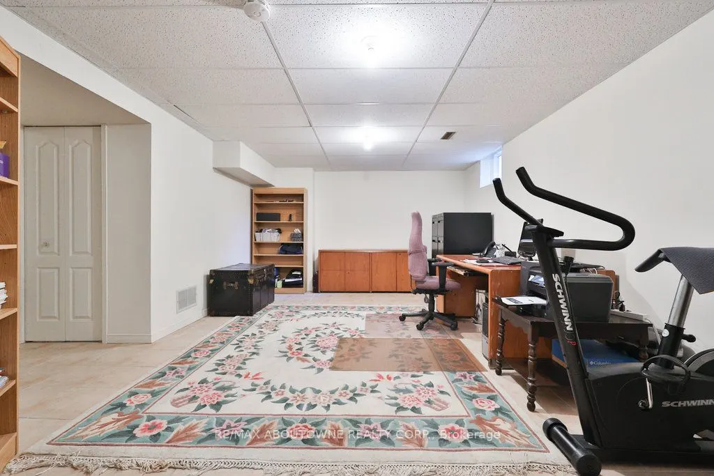 542 Hambling Court