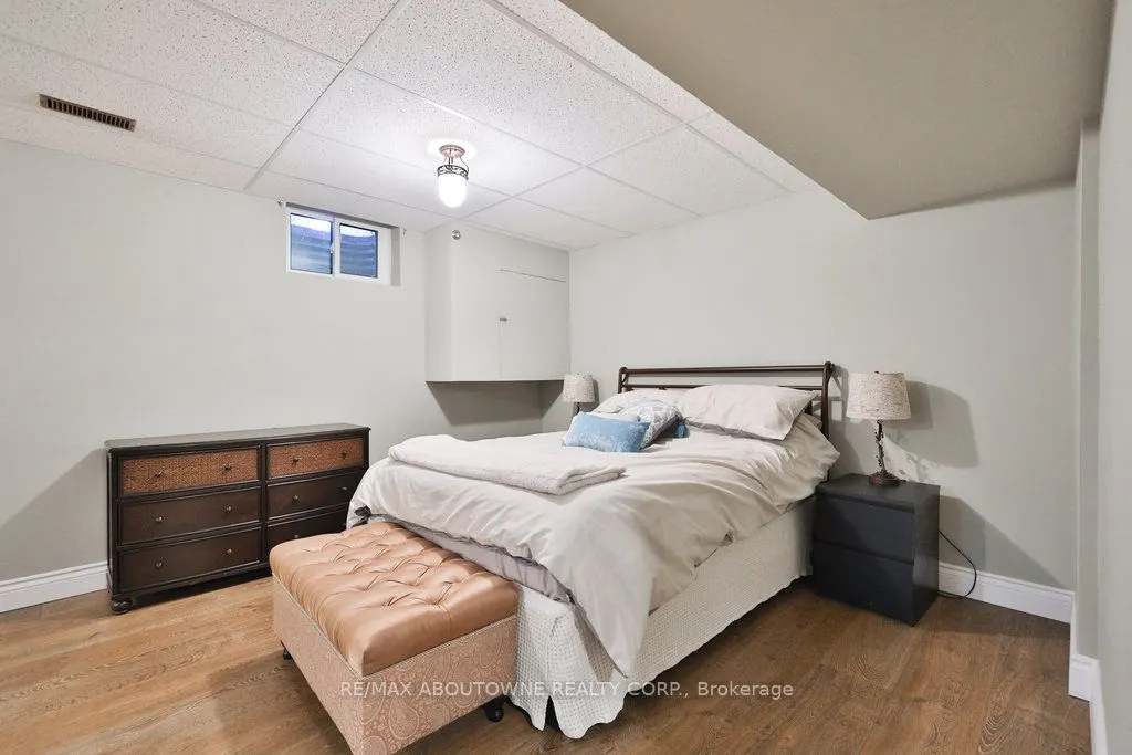 542 Hambling Court