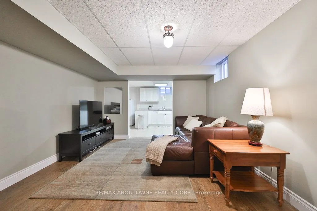 542 Hambling Court