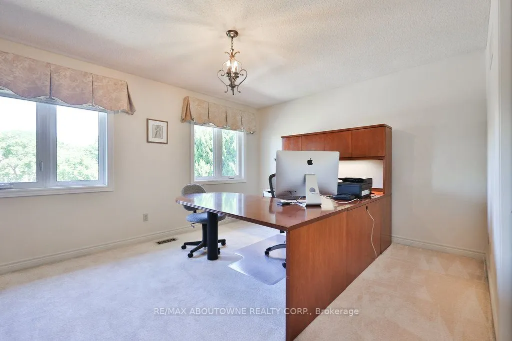 542 Hambling Court