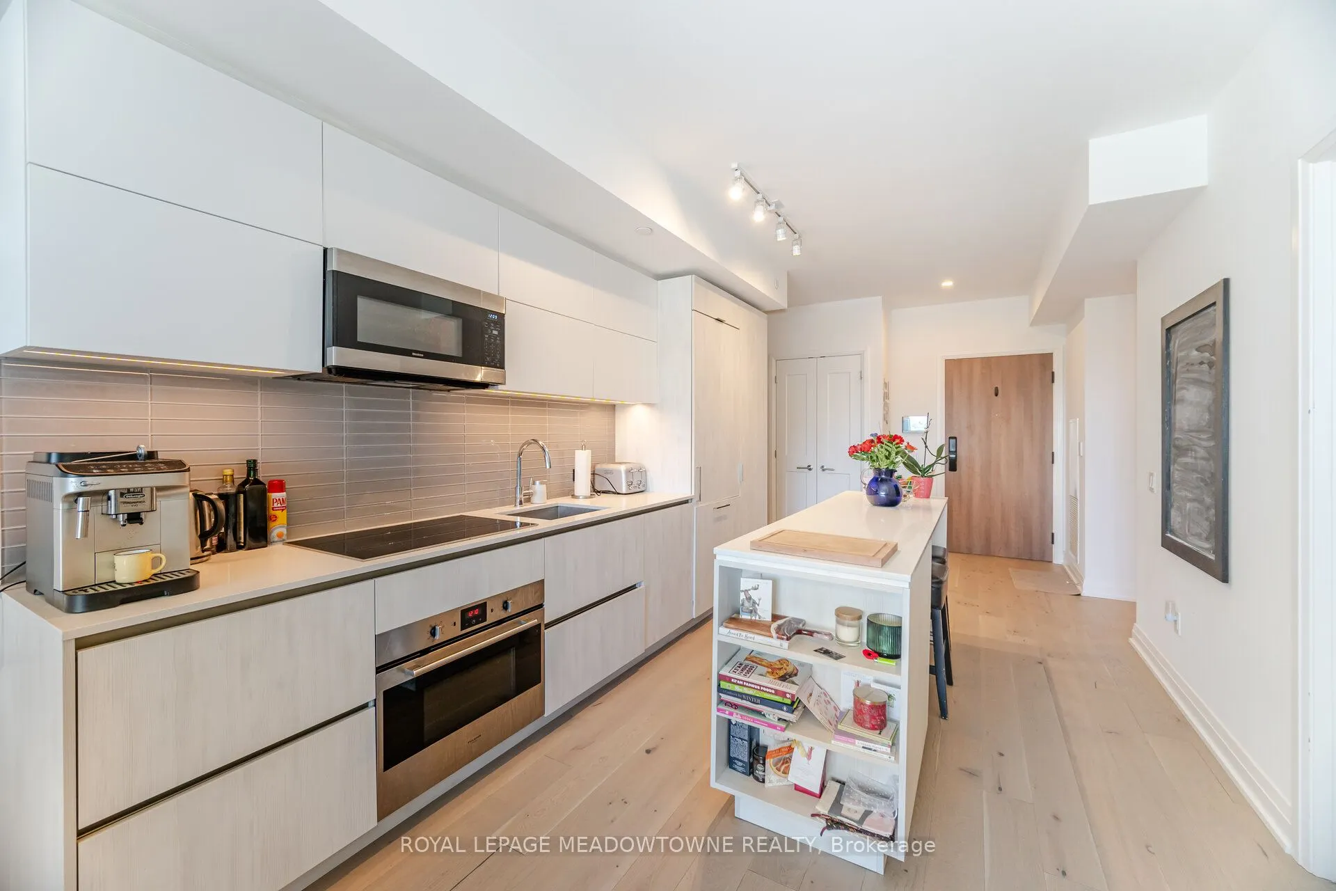 21 Park Street E, #307