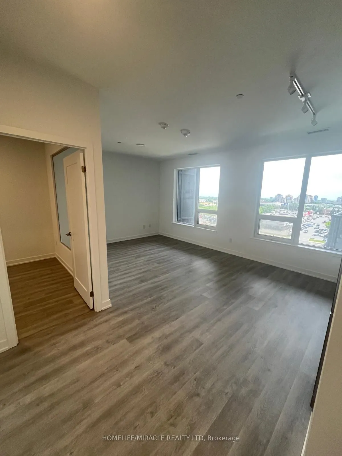5105 Hurontario Street, #639