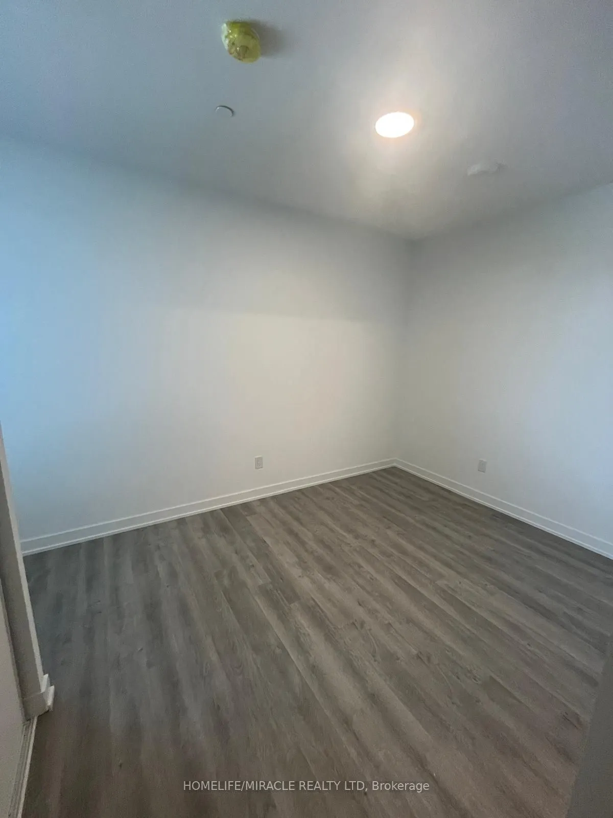 5105 Hurontario Street, #639