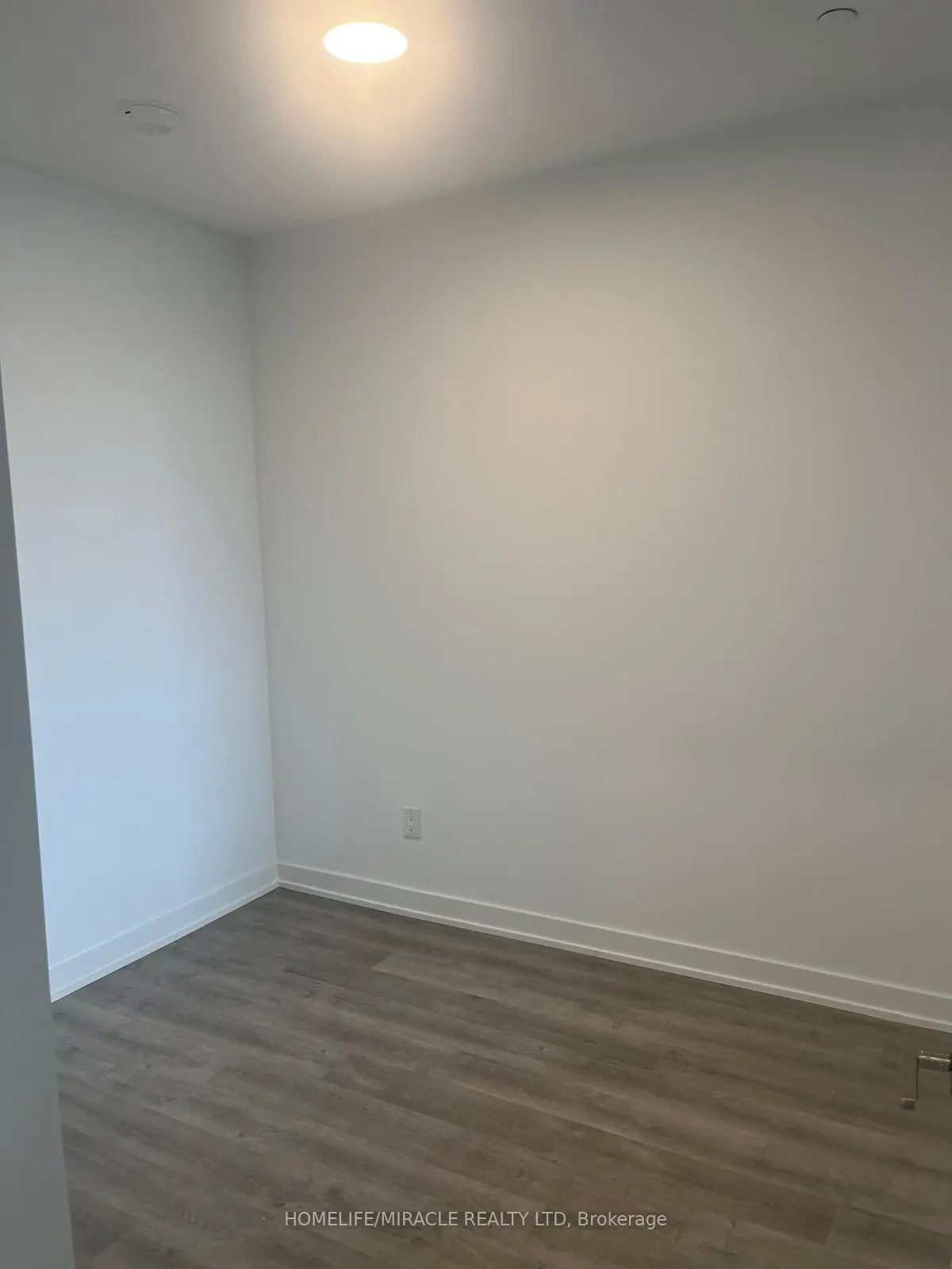 5105 Hurontario Street, #639