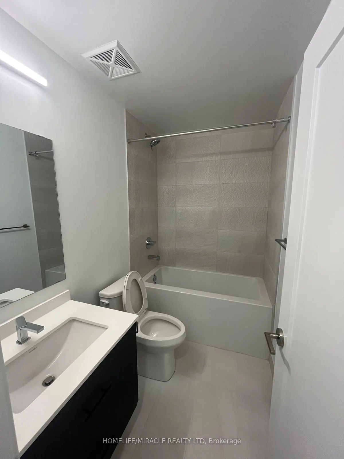 5105 Hurontario Street, #639