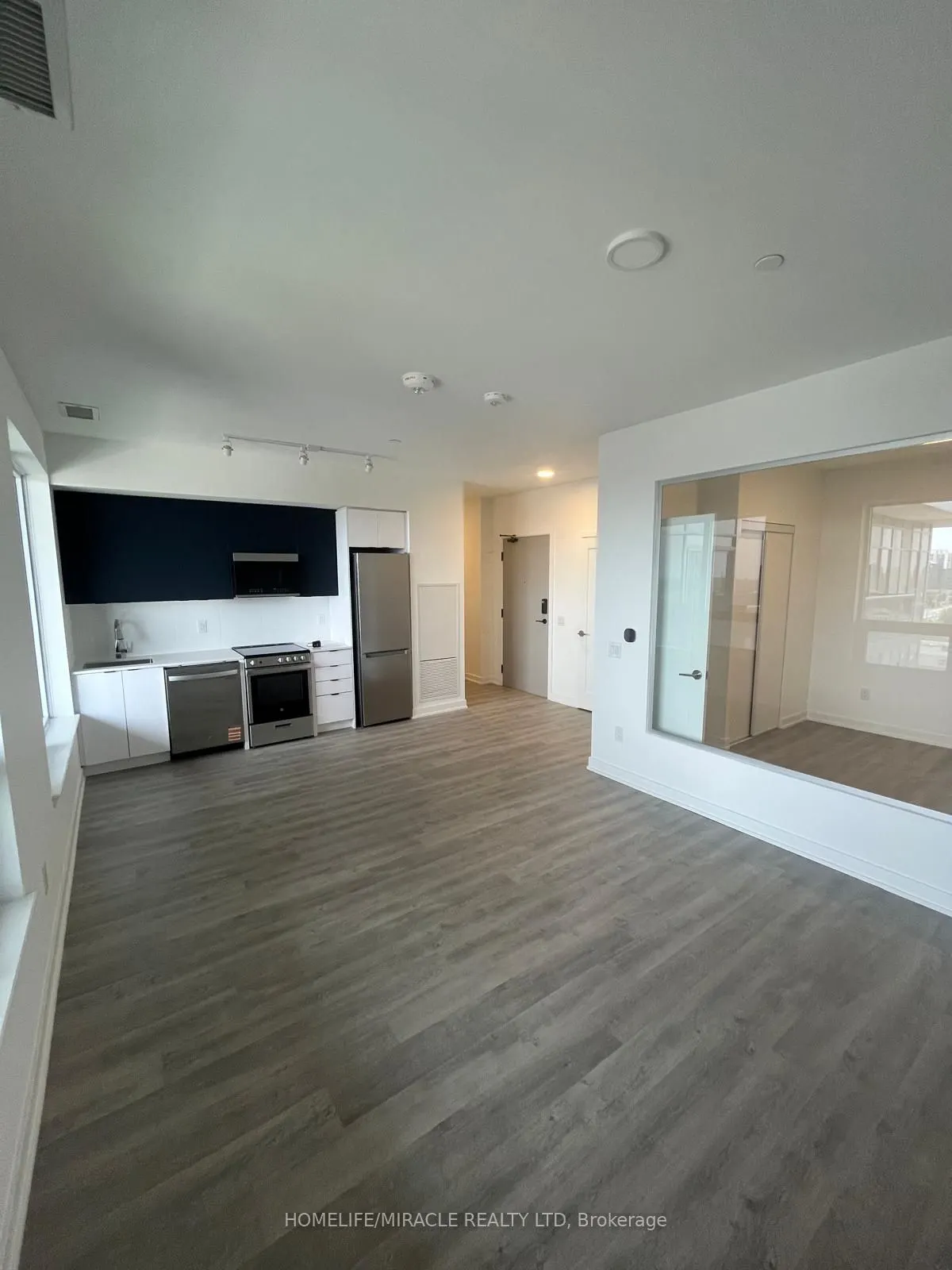 5105 Hurontario Street, #639