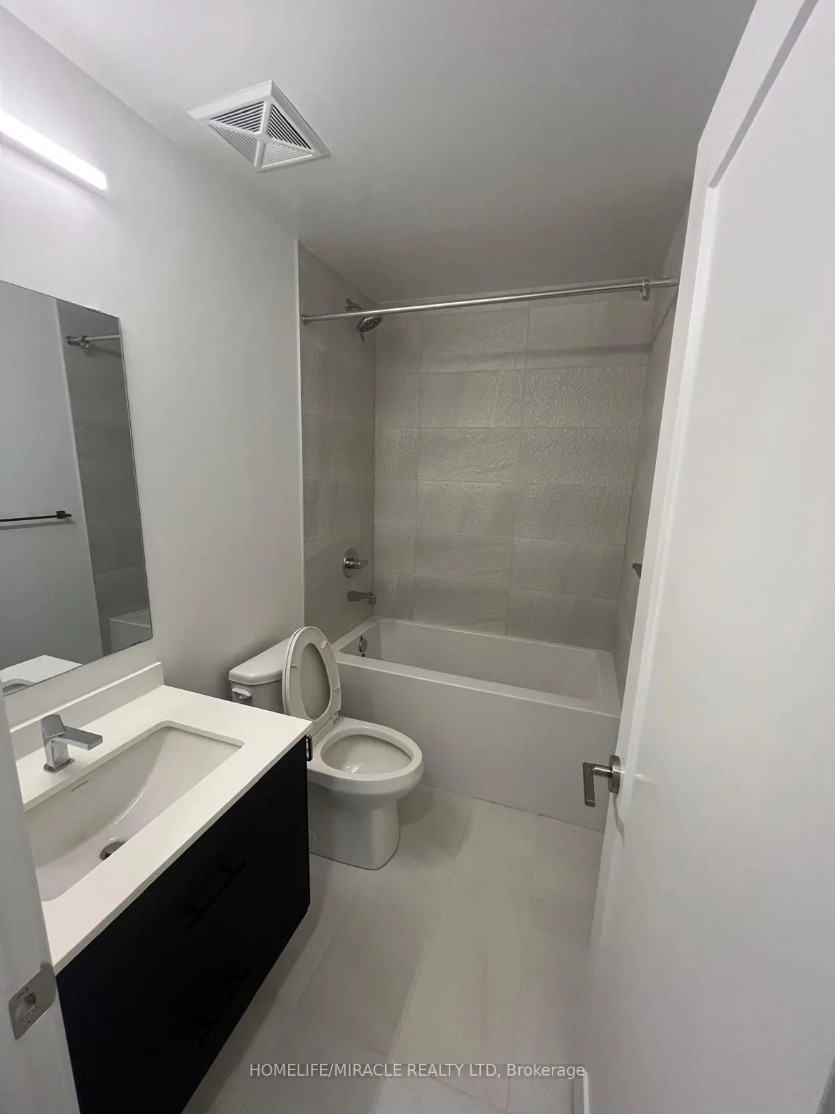 5105 Hurontario Street, #639