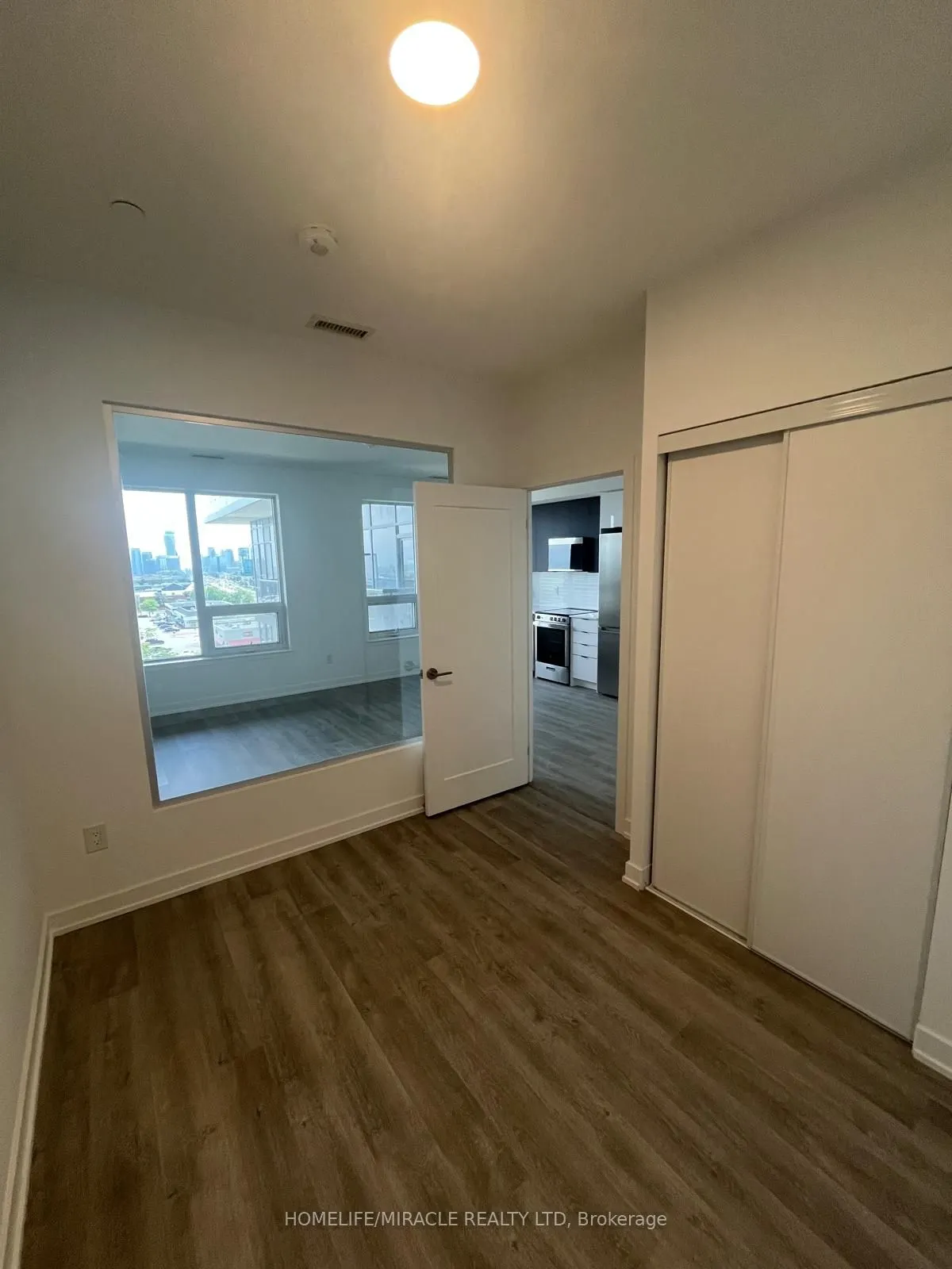 5105 Hurontario Street, #639