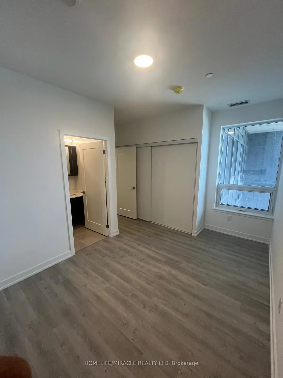 5105 Hurontario Street, #639