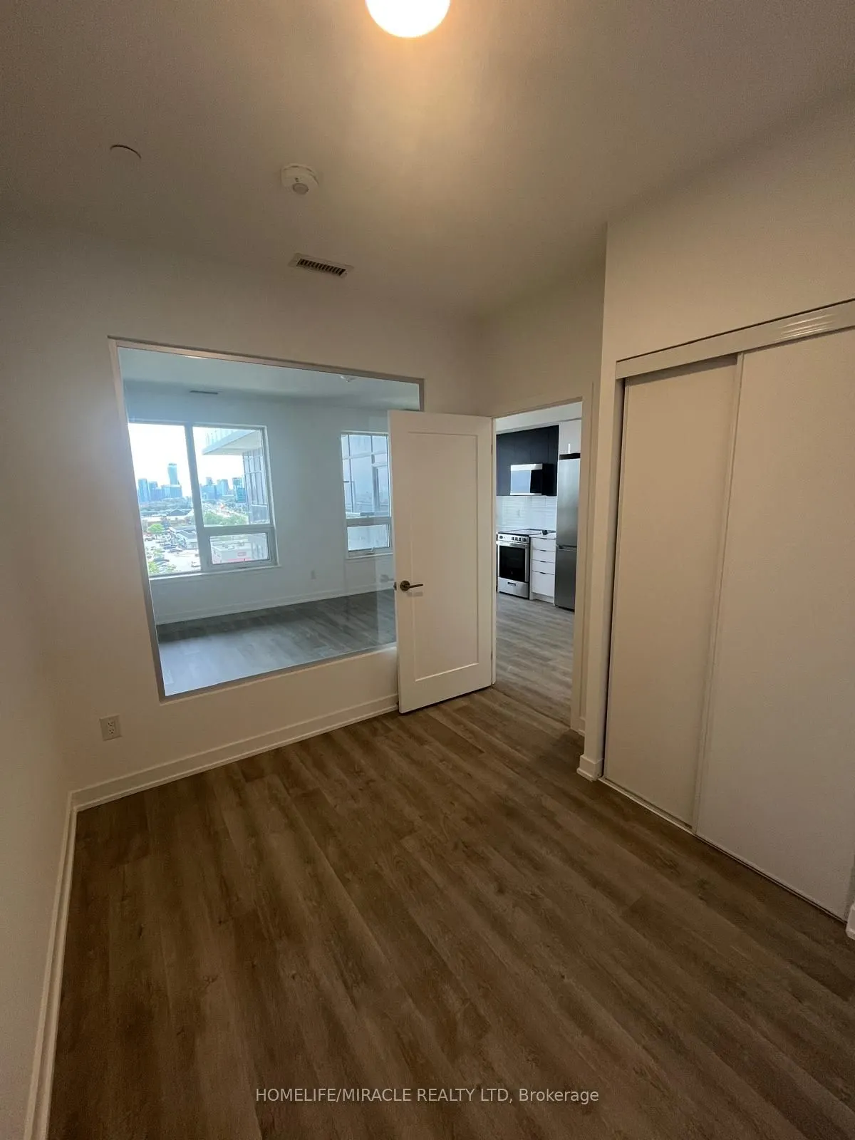 5105 Hurontario Street, #639
