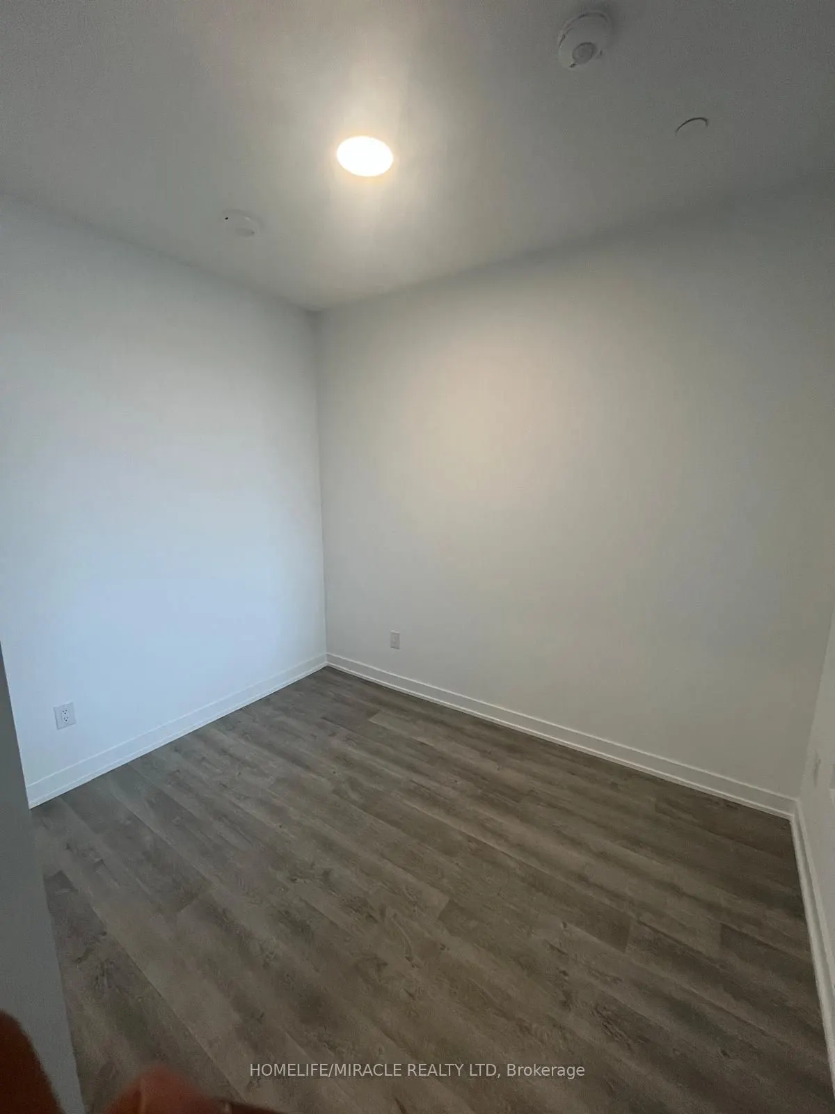5105 Hurontario Street, #639