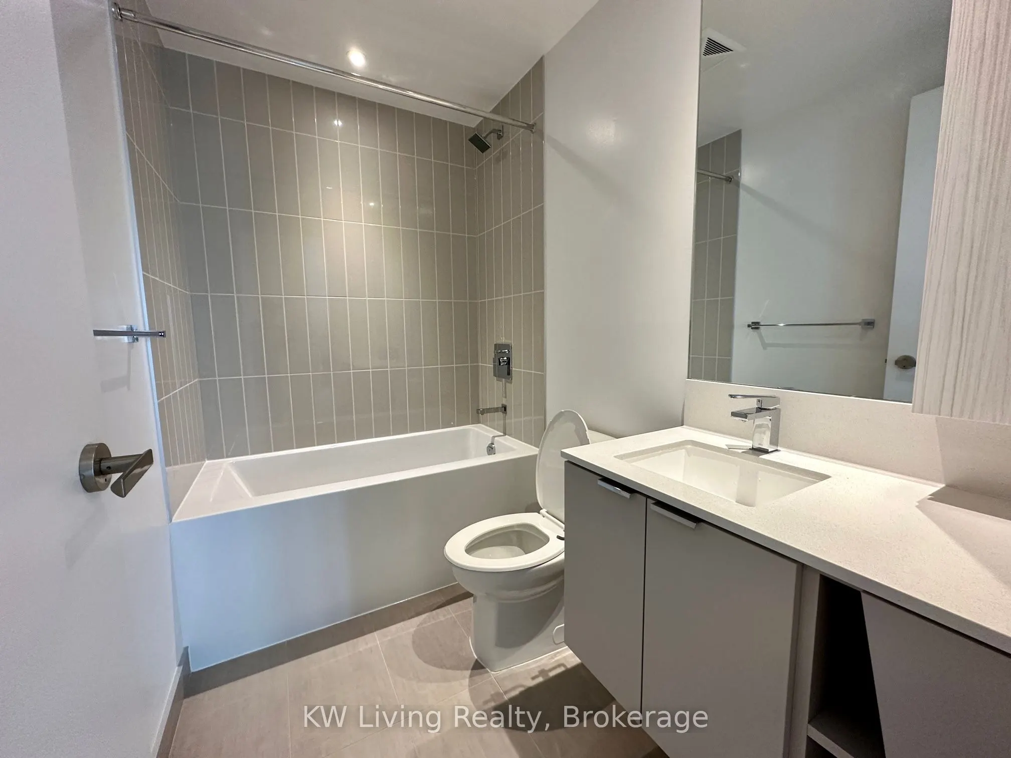 3883 Quartz Road, #2204