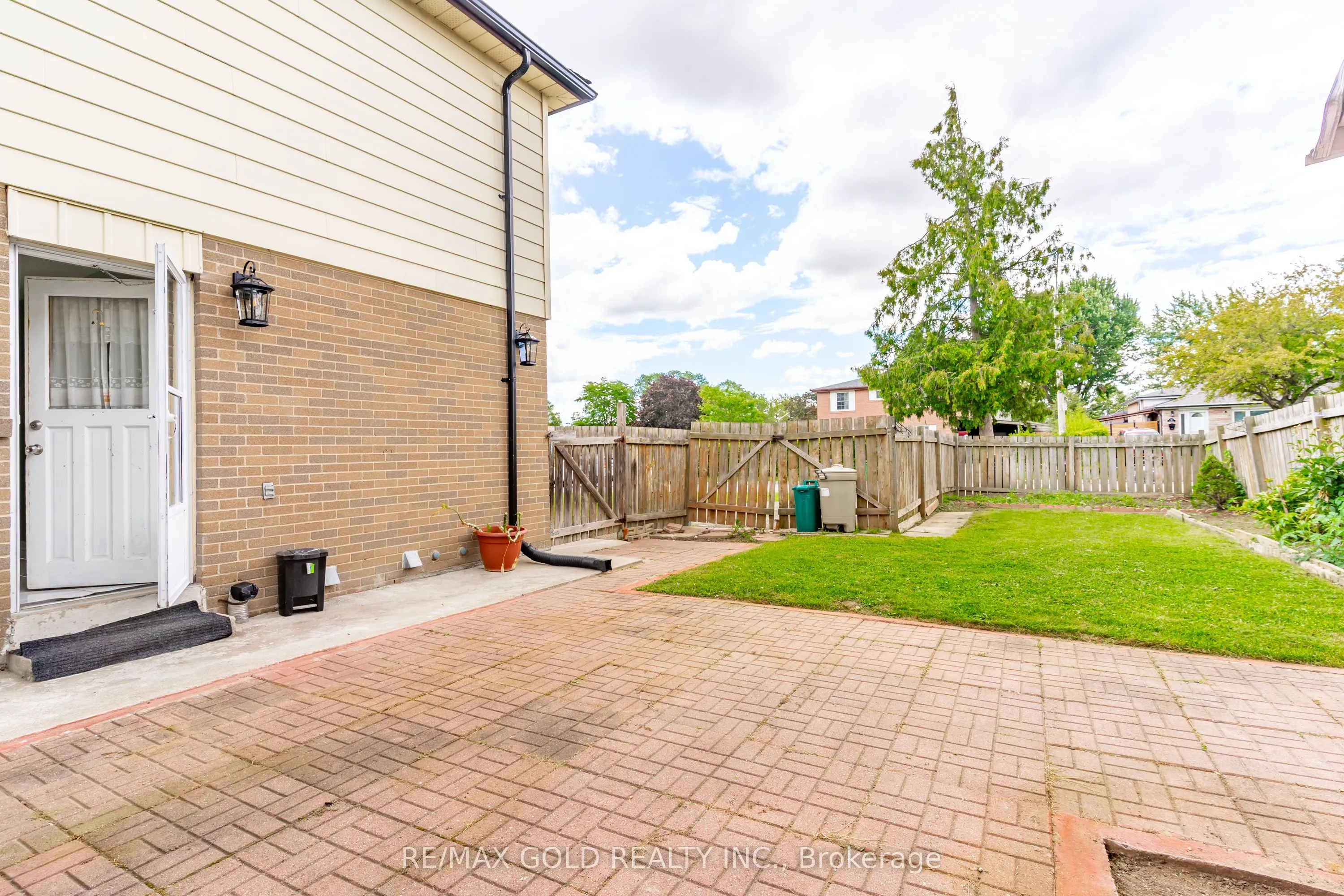 66 Danesbury Crescent