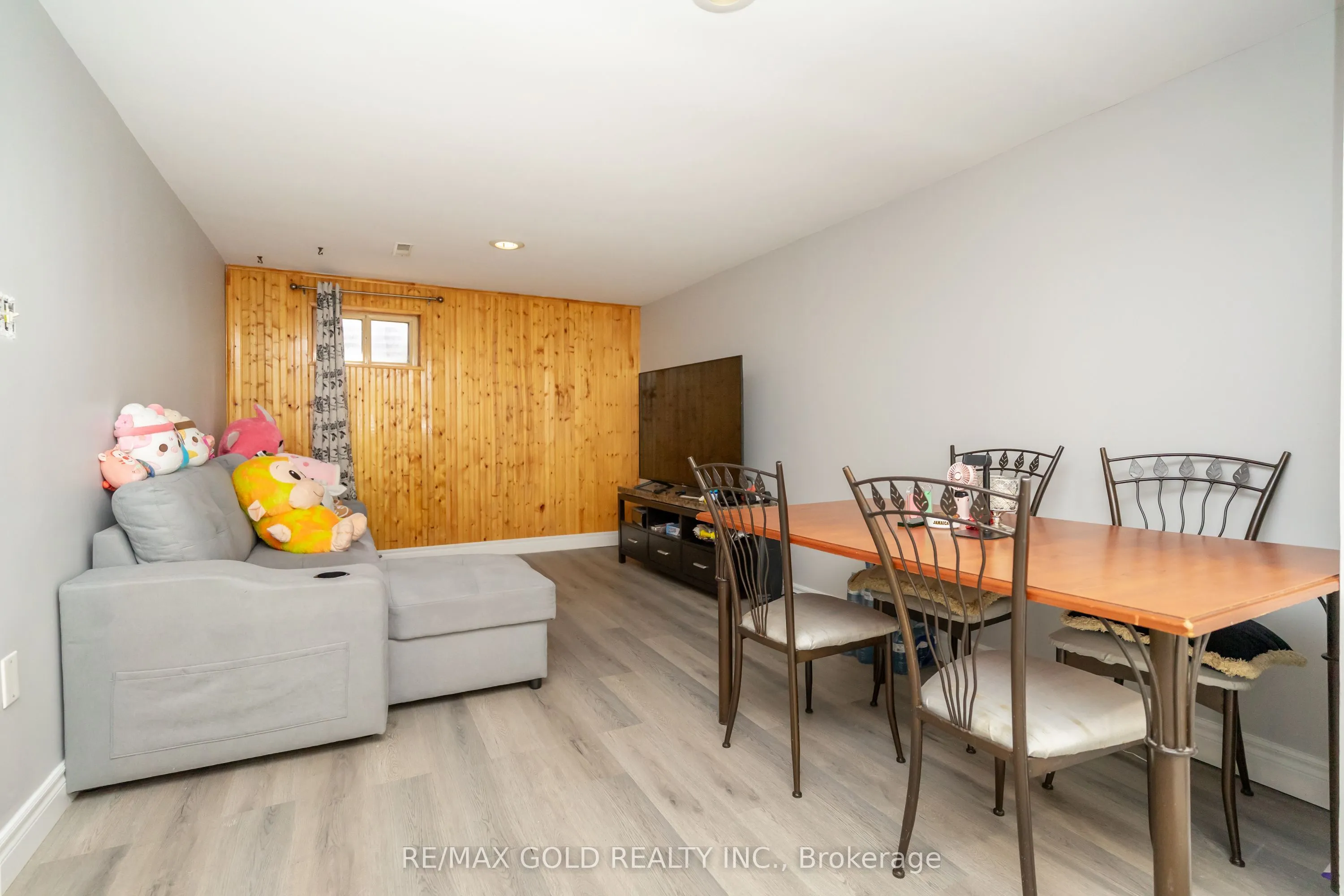 66 Danesbury Crescent