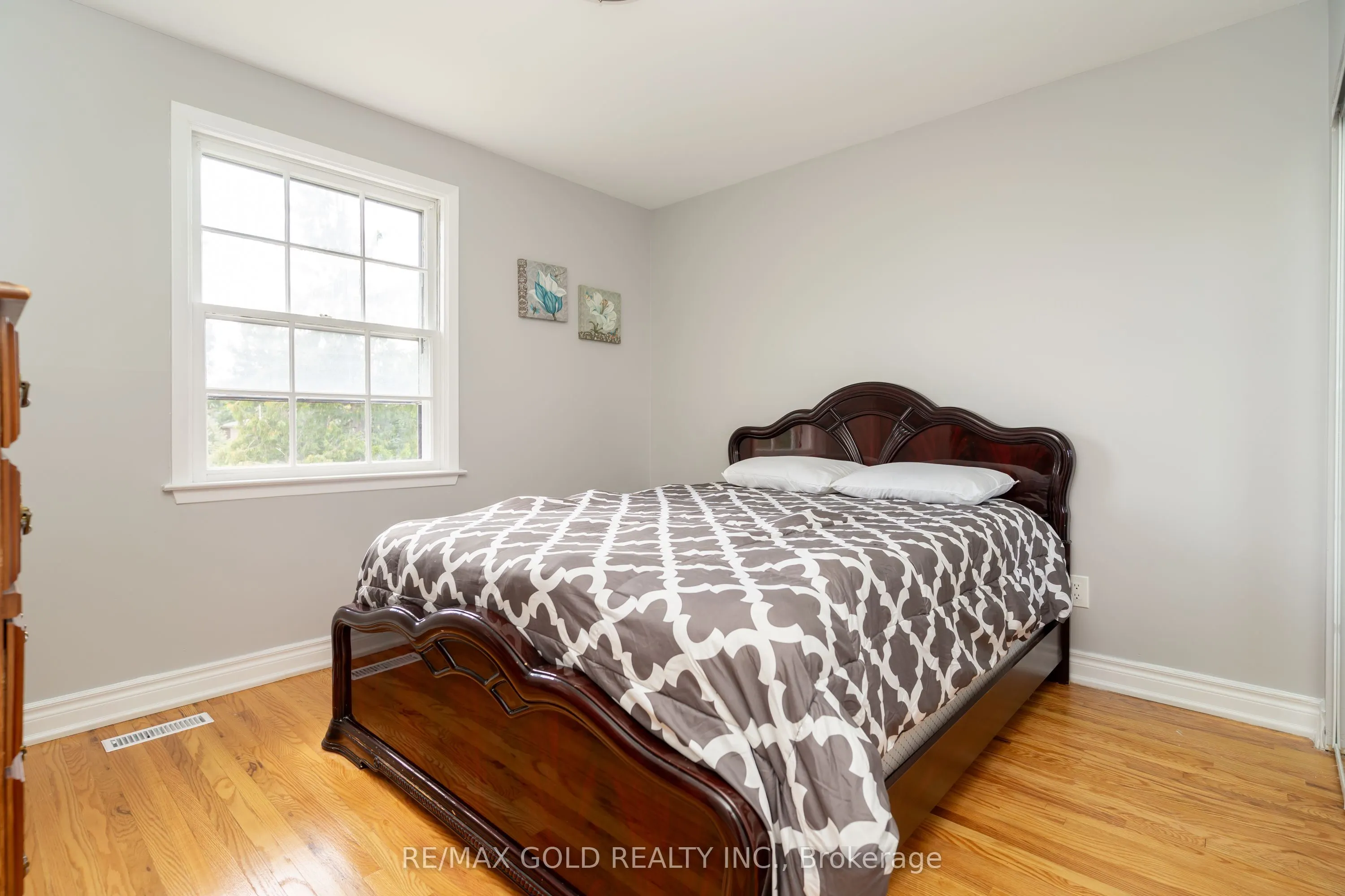66 Danesbury Crescent