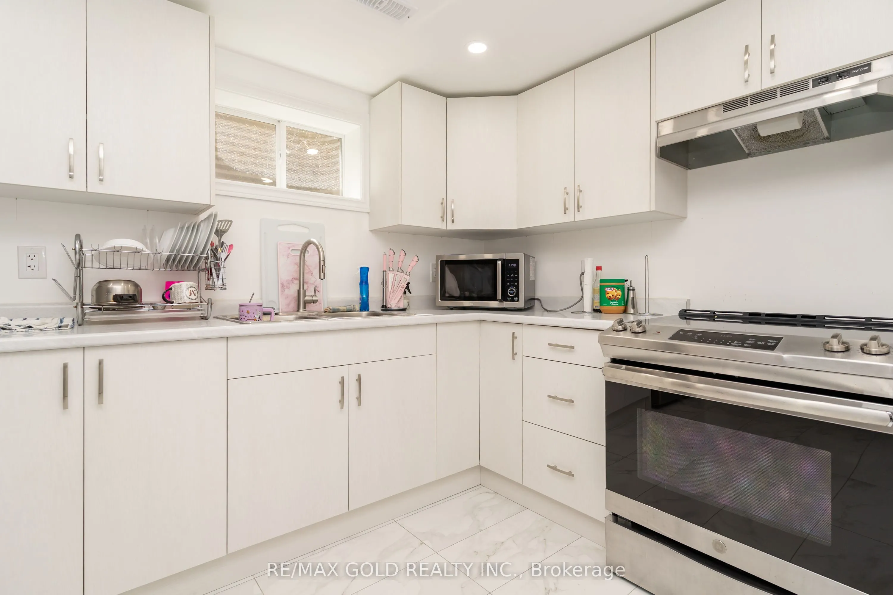 66 Danesbury Crescent