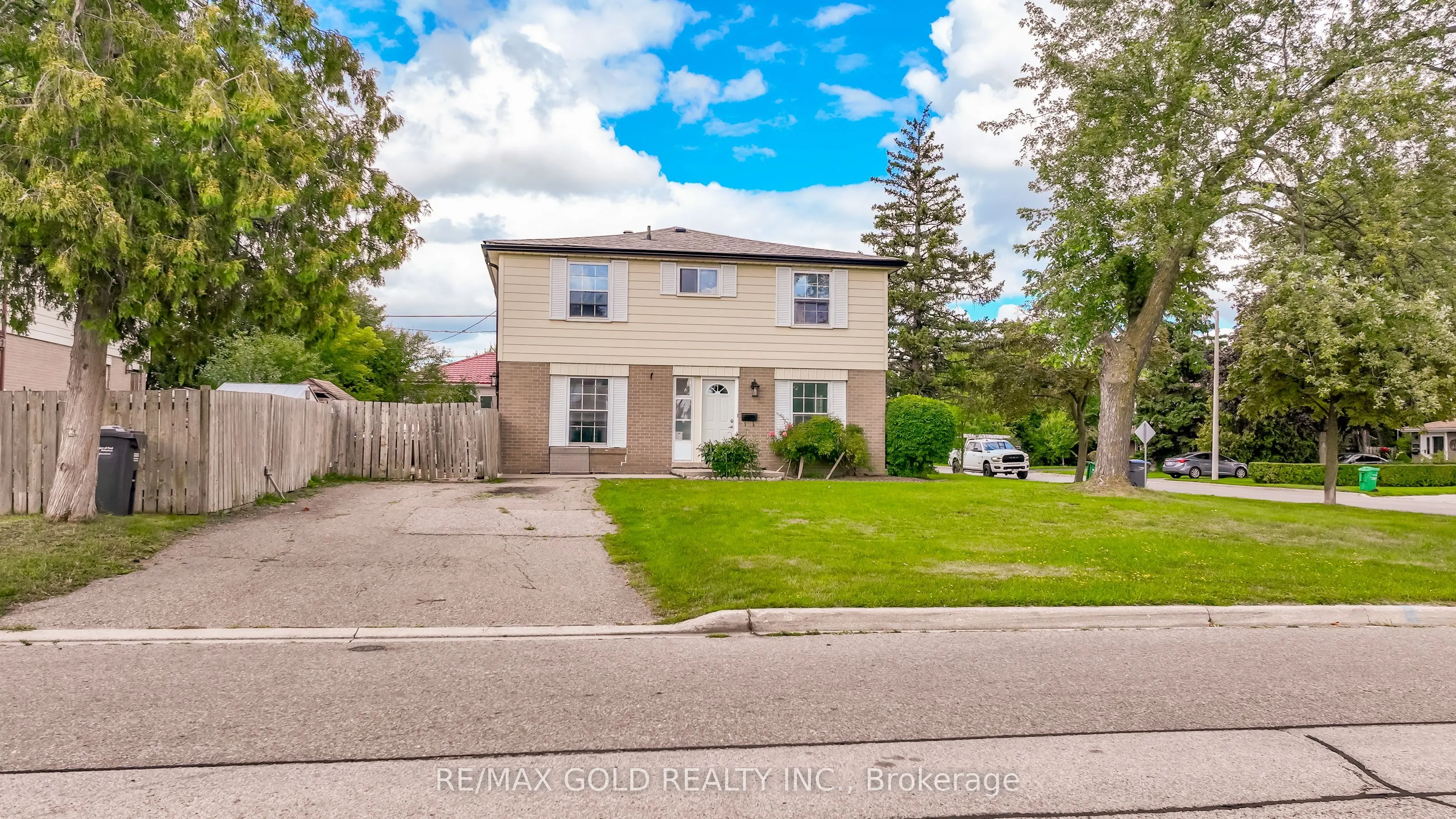 66 Danesbury Crescent