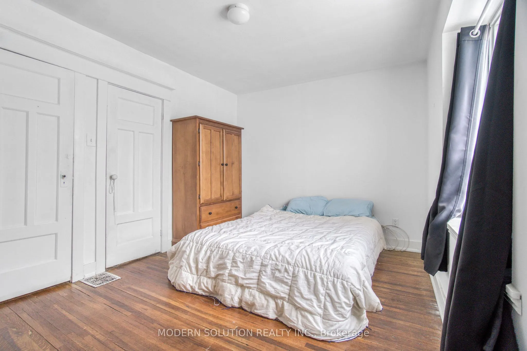 2 Rockwell Avenue
