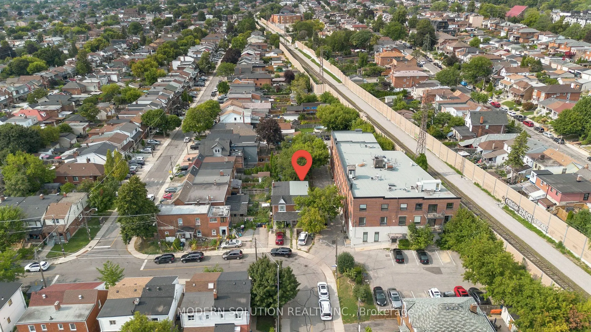 2 Rockwell Avenue