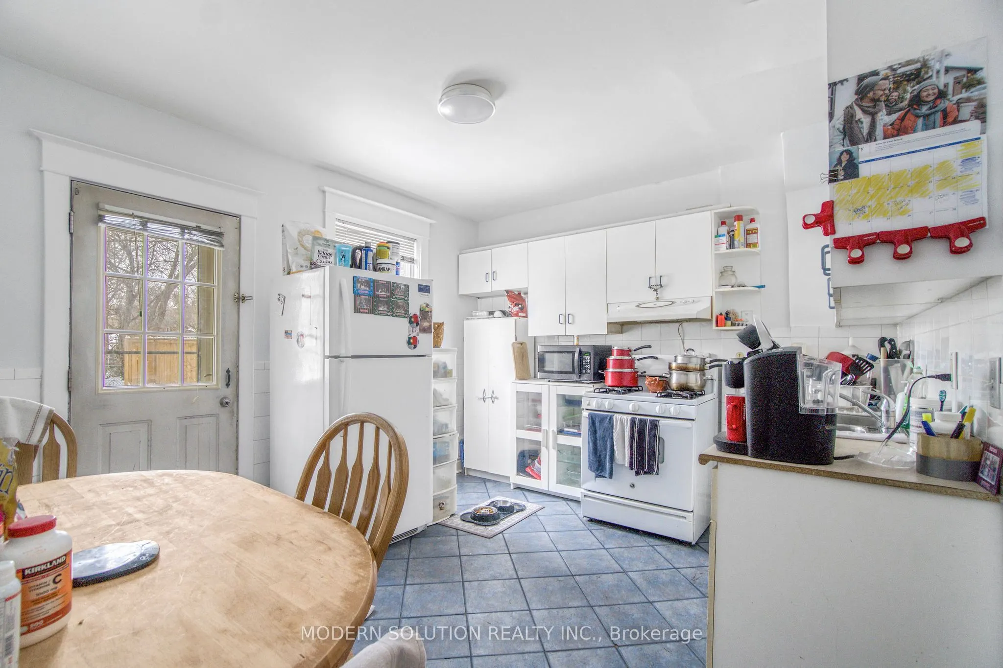 2 Rockwell Avenue