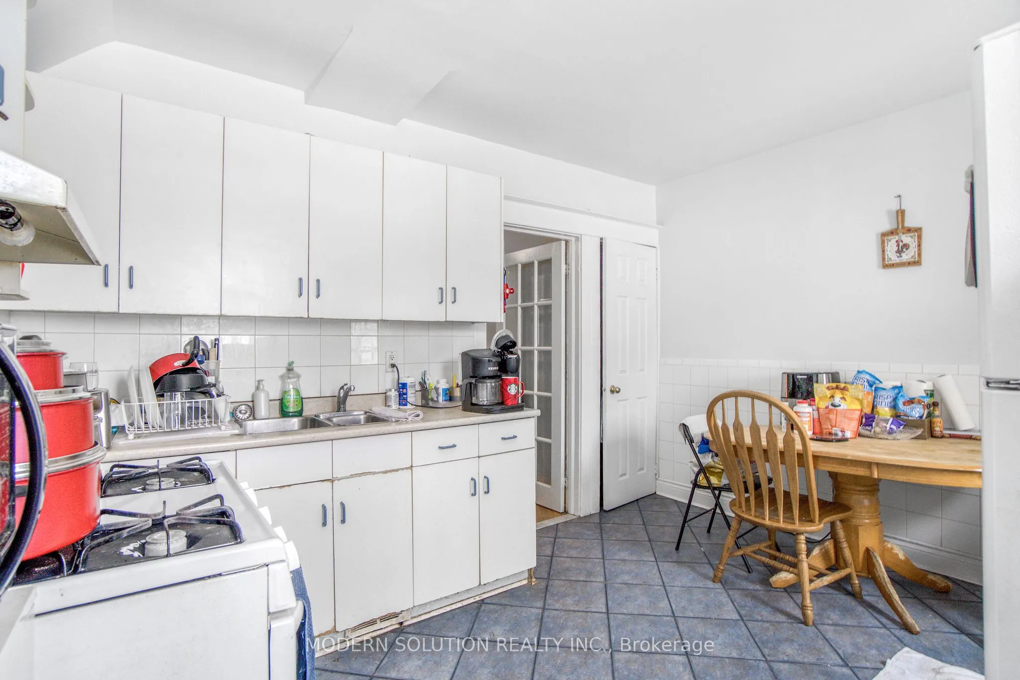 2 Rockwell Avenue