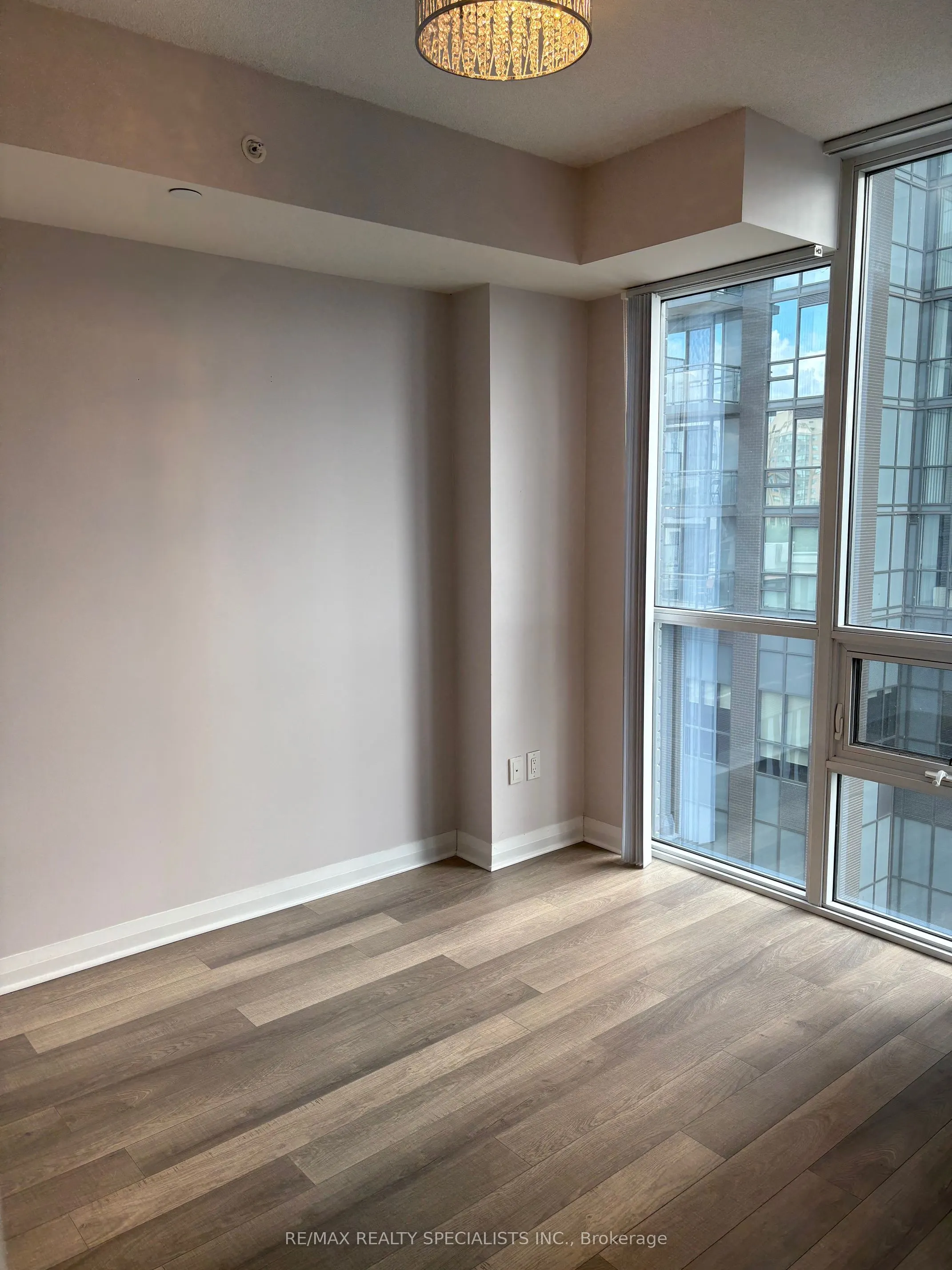 5033 FOUR SPRINGS Avenue, #520