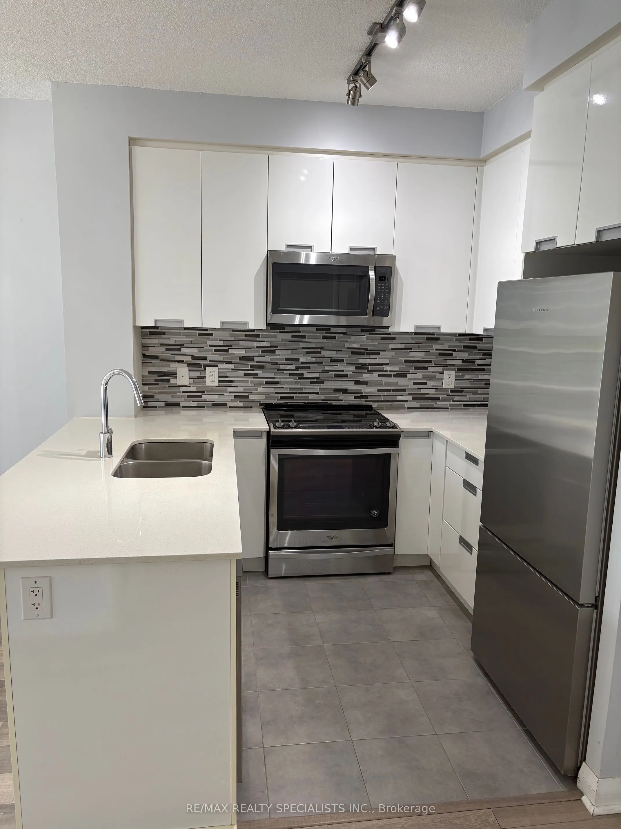 5033 FOUR SPRINGS Avenue, #520