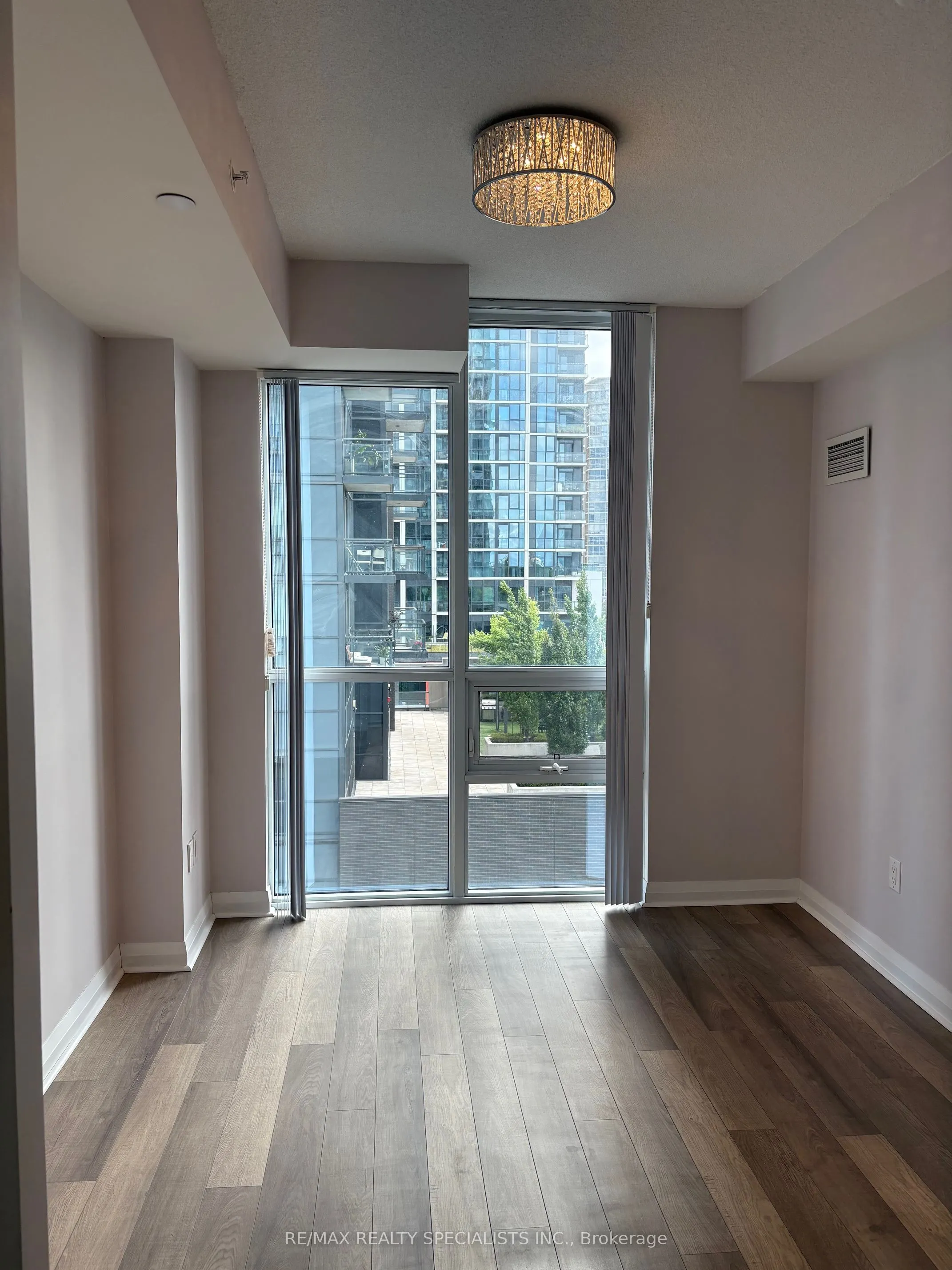 5033 FOUR SPRINGS Avenue, #520