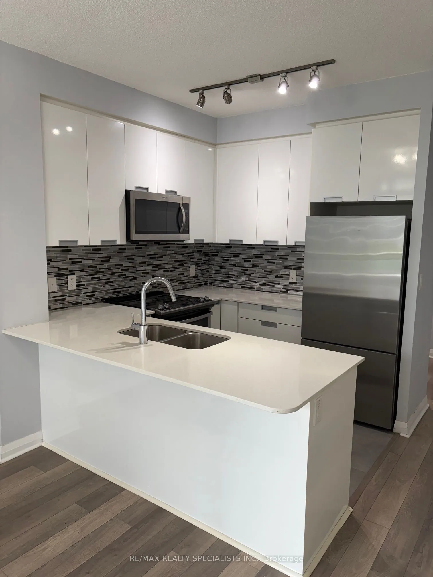 5033 FOUR SPRINGS Avenue, #520