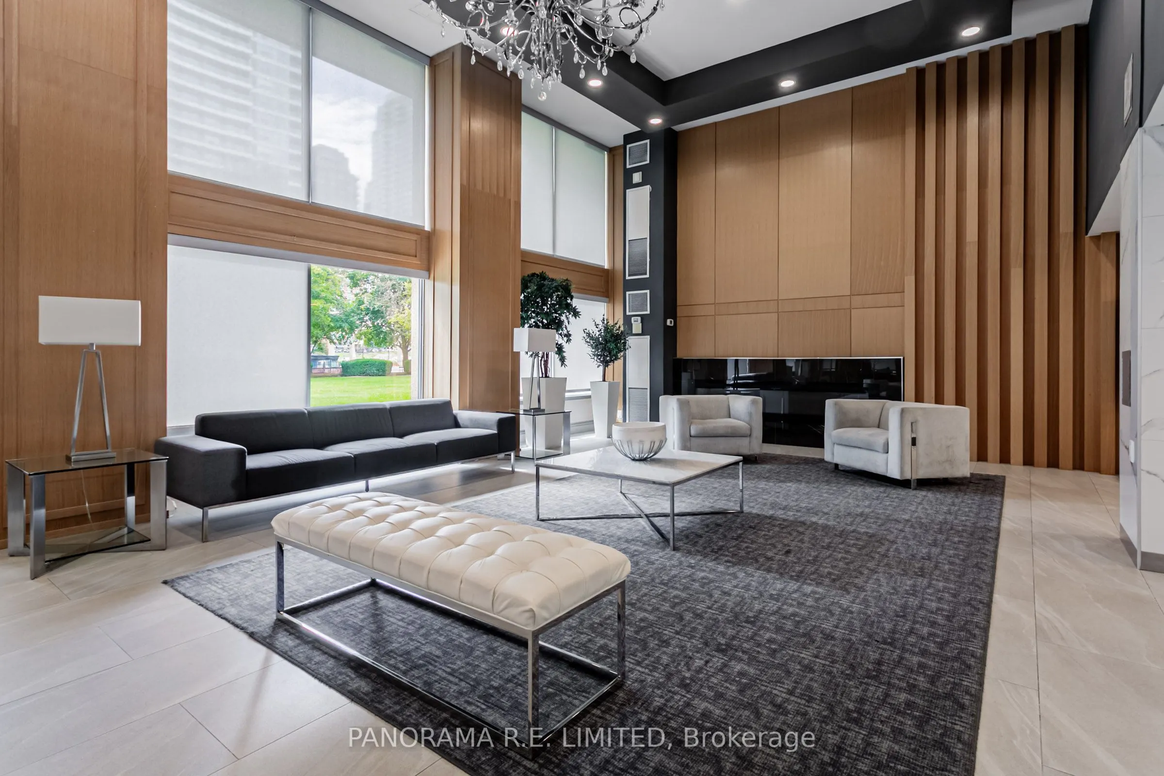 3590 Kaneff Crescent, #1904