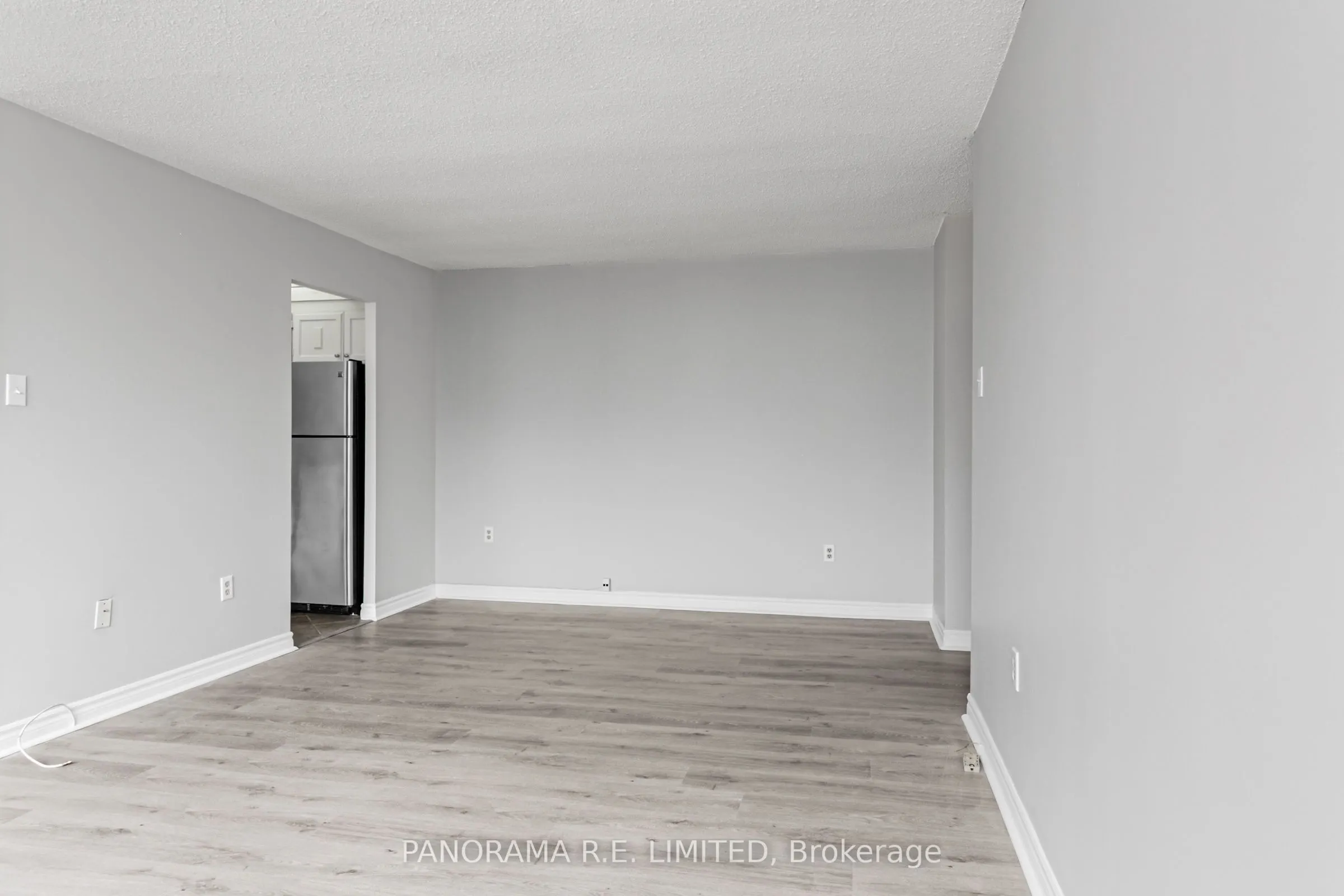 3590 Kaneff Crescent, #1904