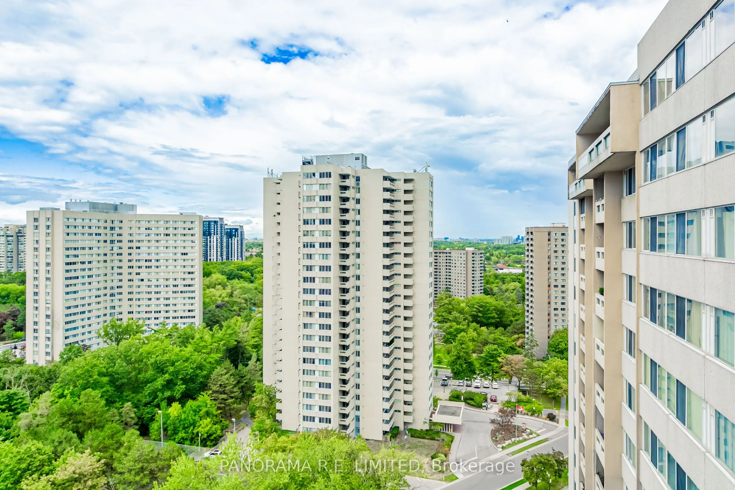 3590 Kaneff Crescent, #1904