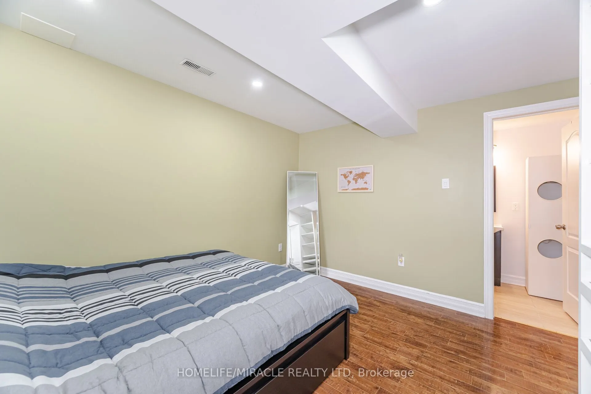 106 Eastbrook Way