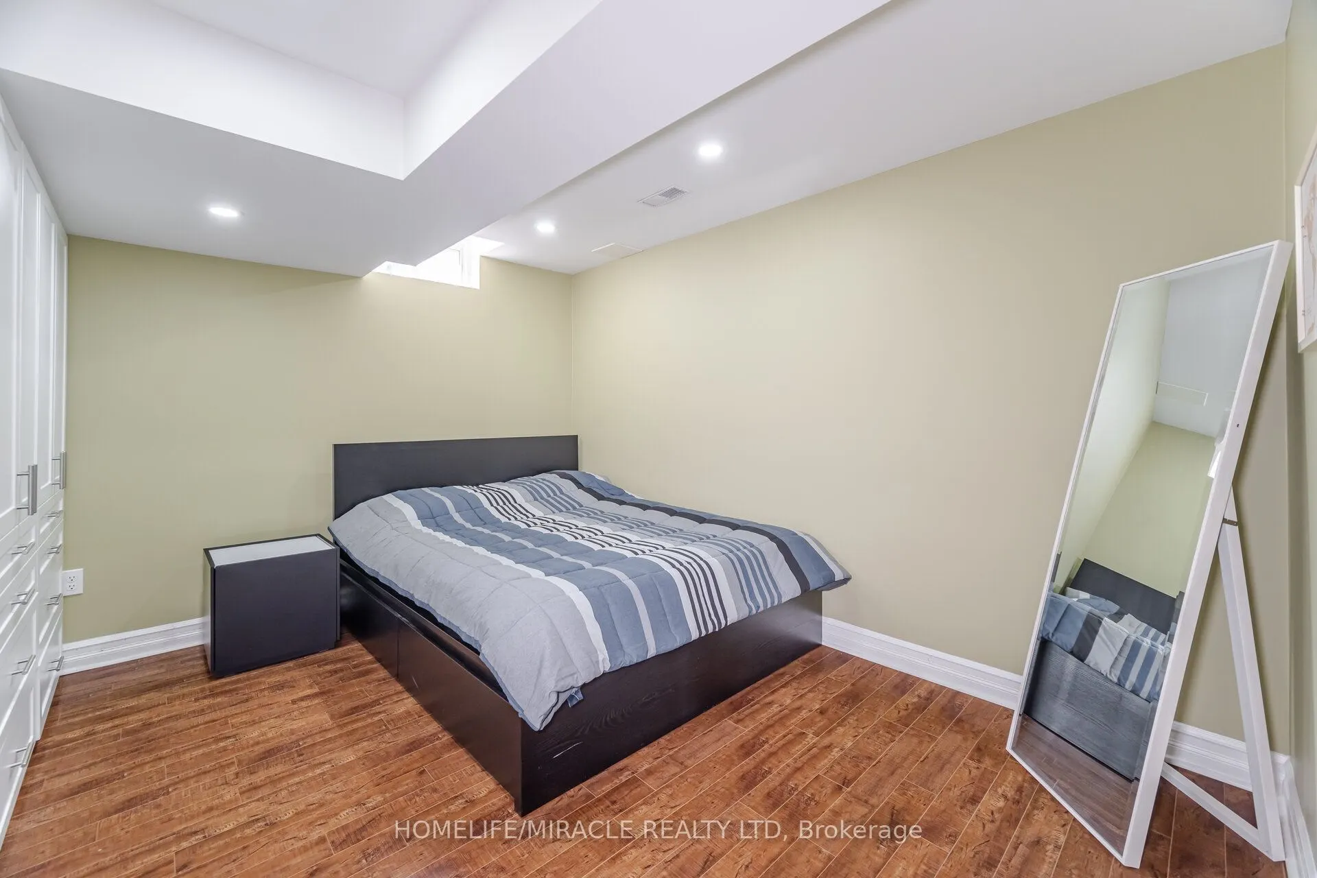 106 Eastbrook Way