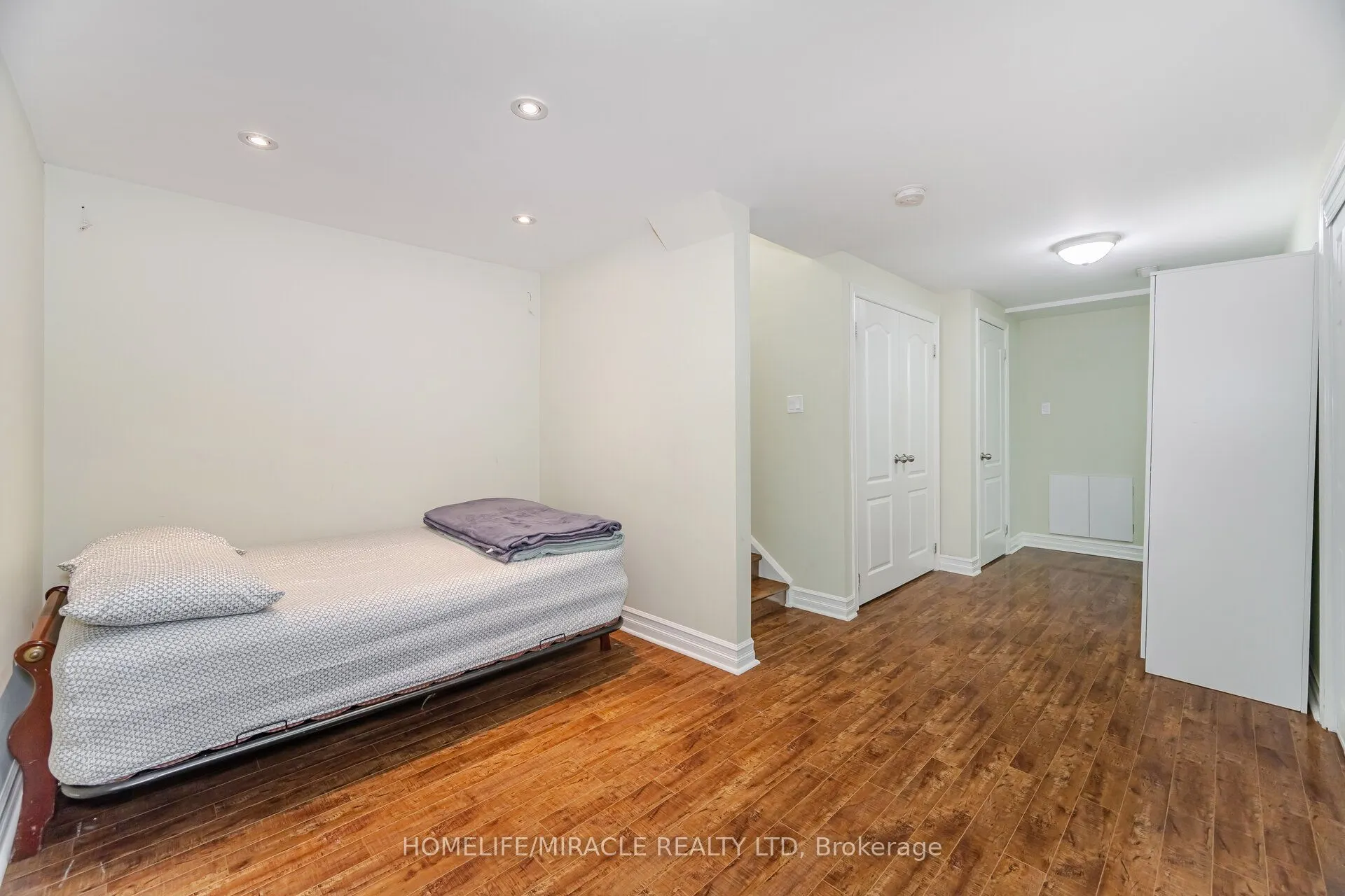 106 Eastbrook Way
