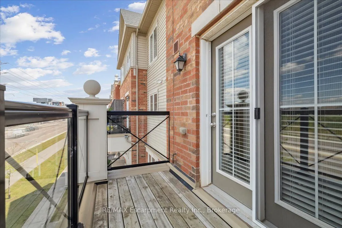 2508 Post Road, #17
