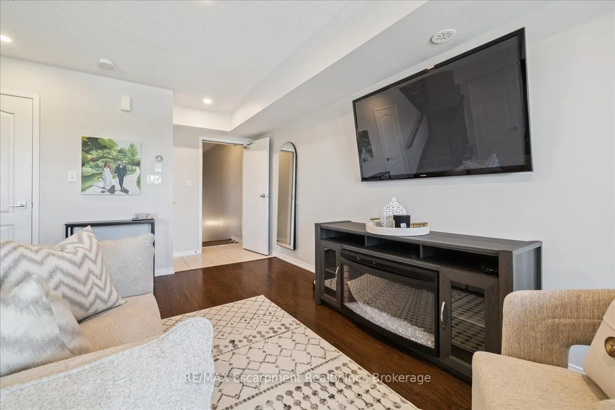 2508 Post Road, #17