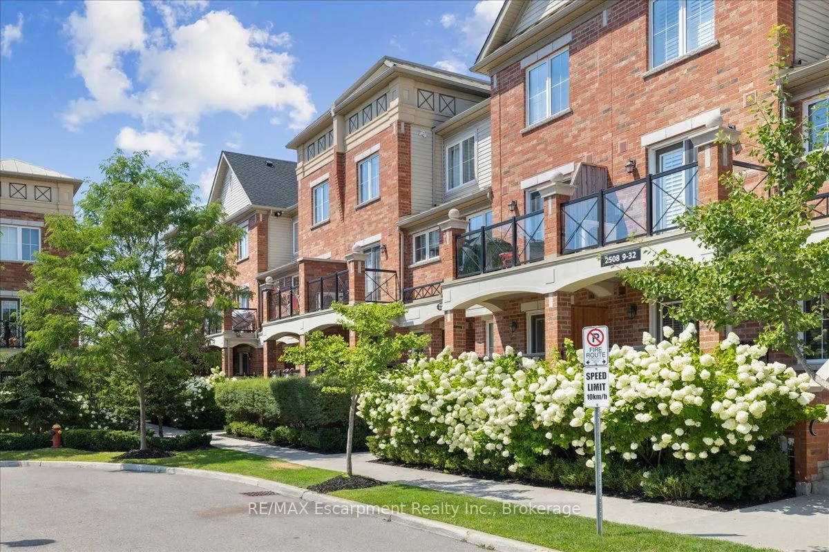 2508 Post Road, #17