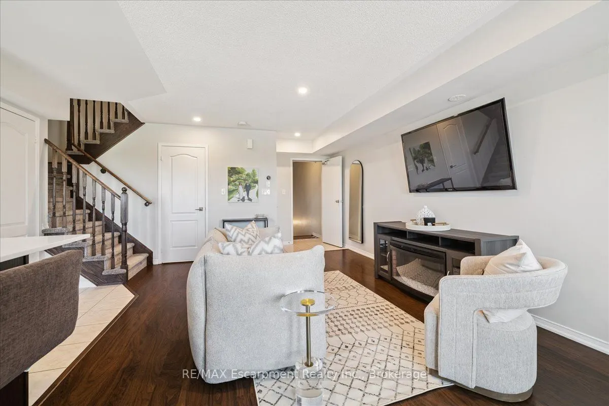 2508 Post Road, #17