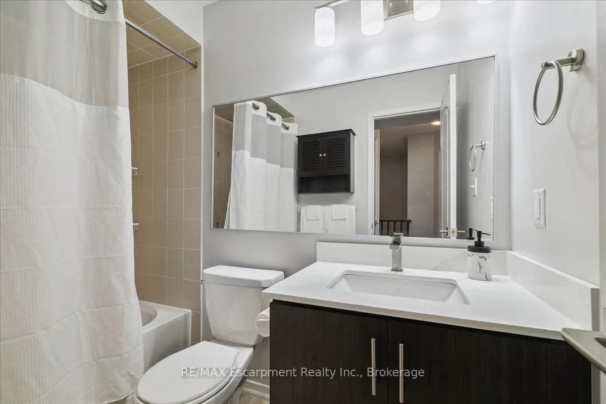 2508 Post Road, #17