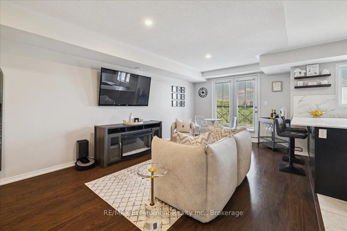 2508 Post Road, #17