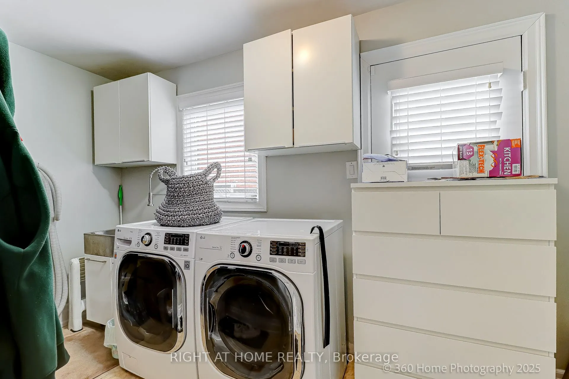 1016 Red Pine Crescent