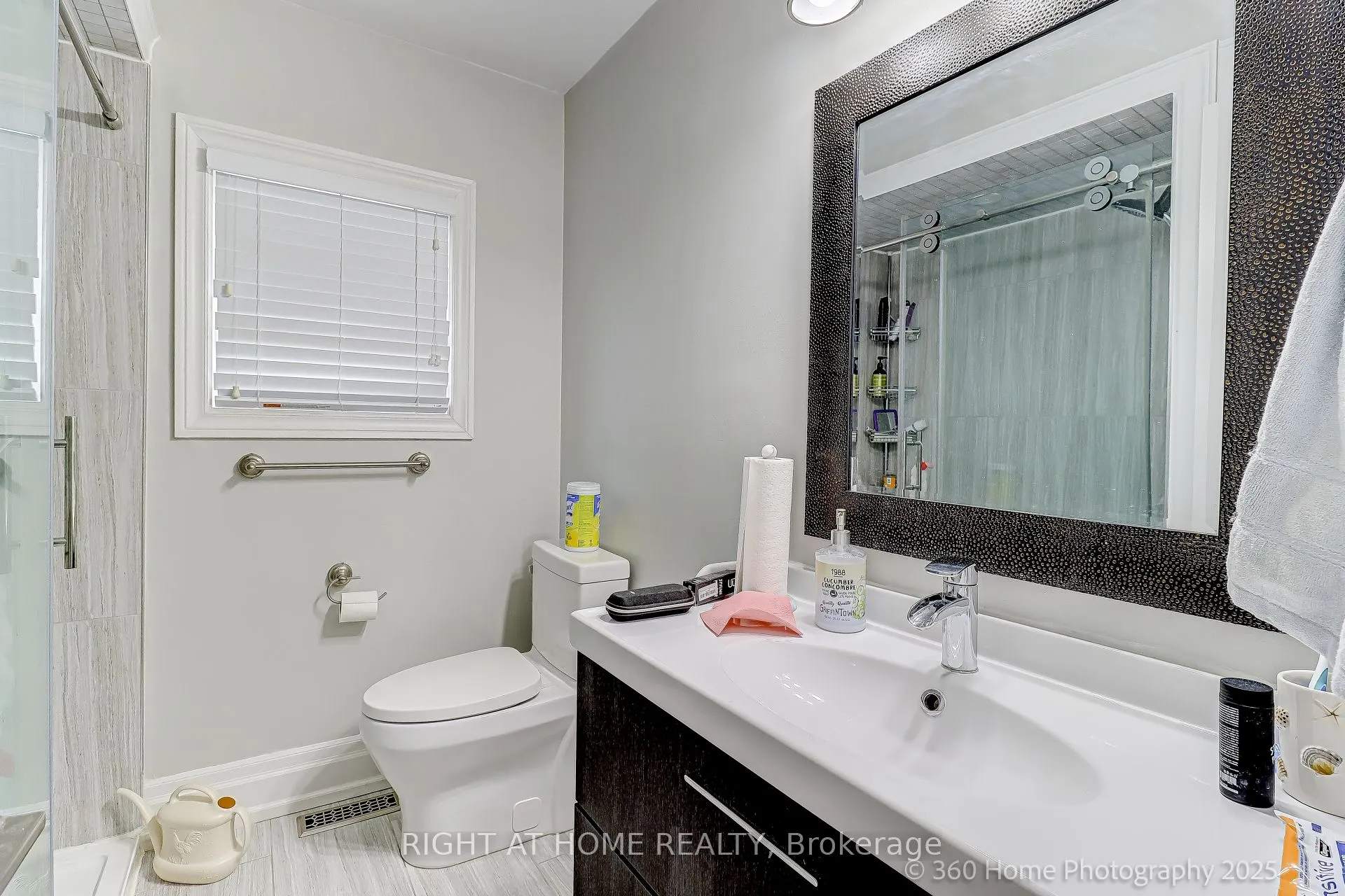 1016 Red Pine Crescent