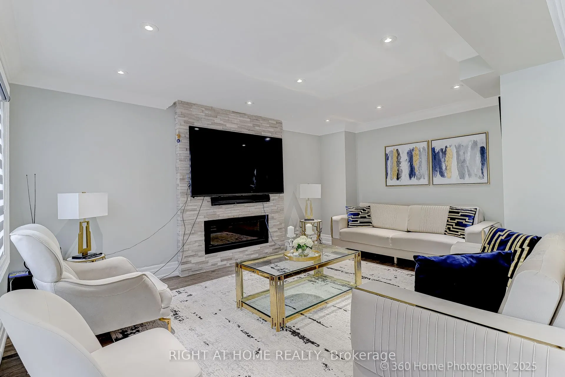 1016 Red Pine Crescent