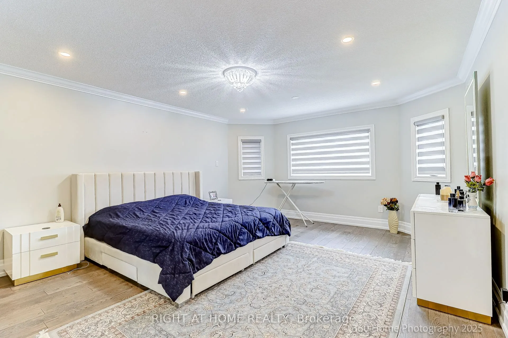 1016 Red Pine Crescent