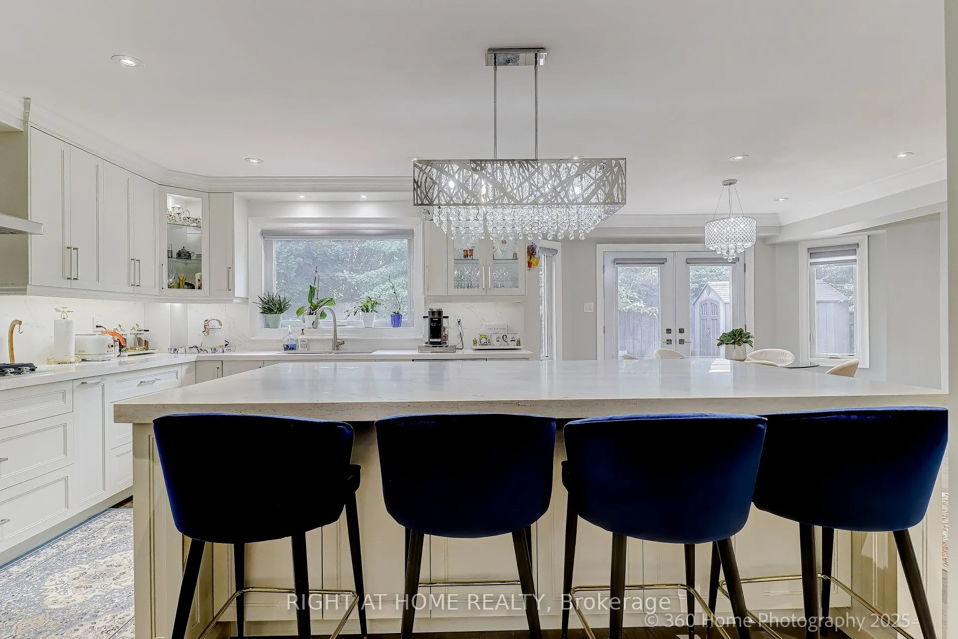 1016 Red Pine Crescent