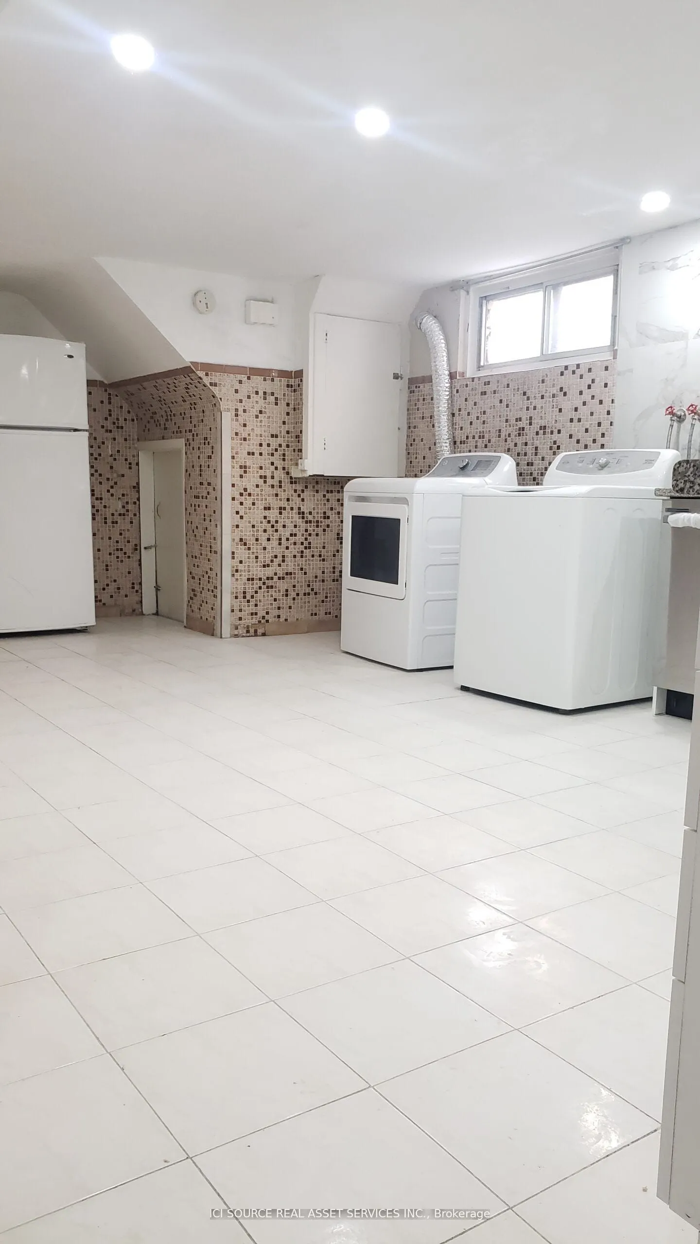 117 Firgrove Crescent, #Basement