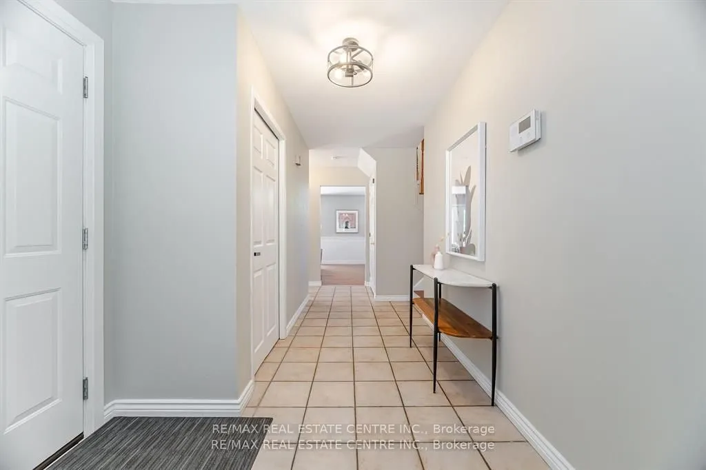583 Moorelands Crescent